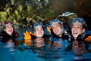 青の洞窟シュノーケリング